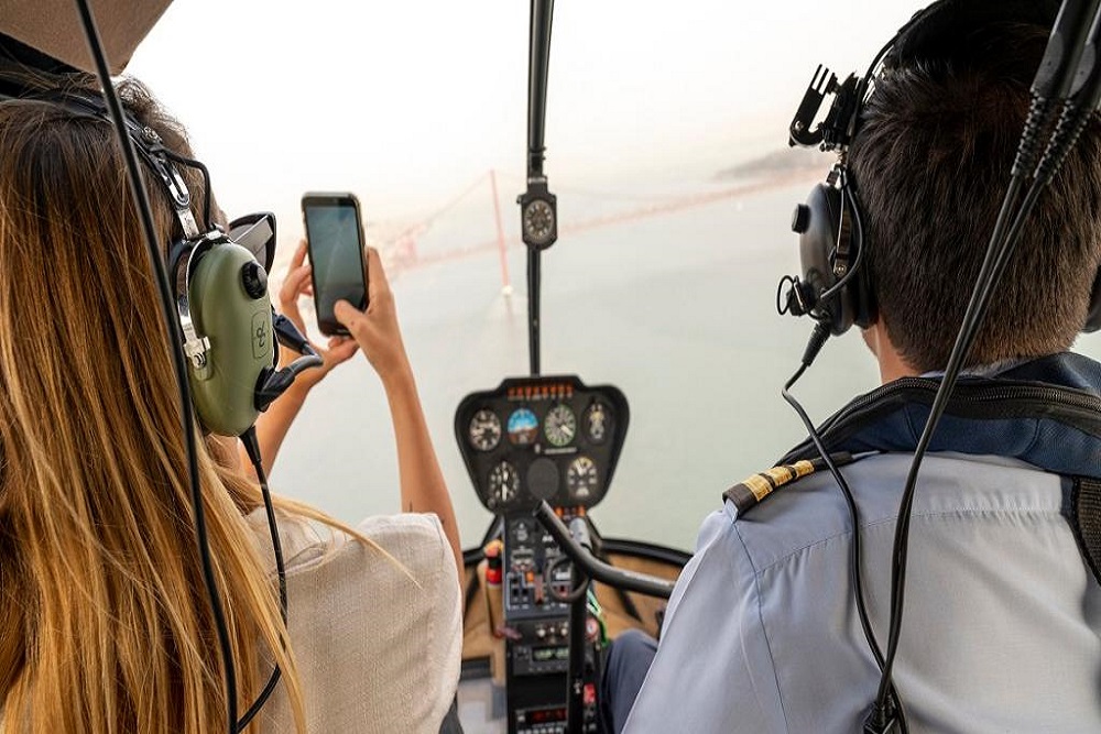 Passeio de helicóptero pela Costa de Lisboa