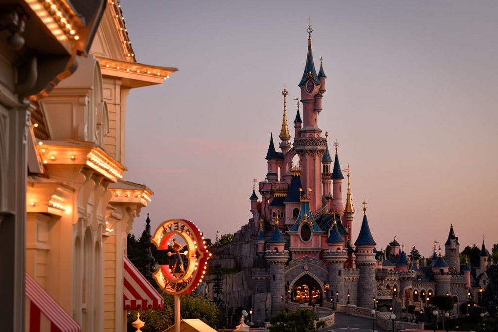 Parque Disneyland® e Parque Disney Adventure World®: Ingresso 1 dia para 1 dos parques com data marcada Parque Disneyland® e Parque Disney Adventure World®: Ingresso 1 dia para 1 dos parques com data marcada